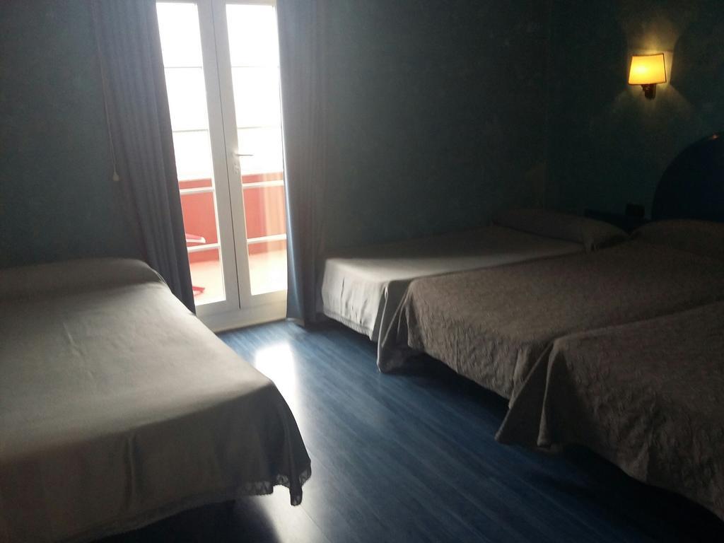 Hotel Villapaloma La Virgen del Camino Room photo